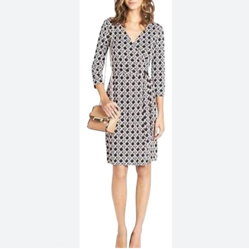 DVF "New Julian Two" Geo Chain Print 100% Silk Wrap Dress